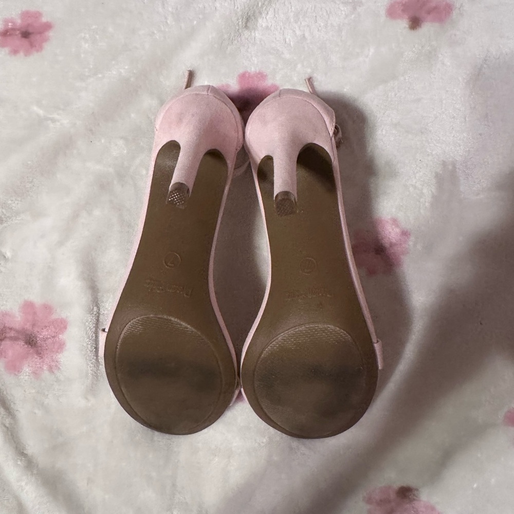 Pink Heels - Picture 4 of 5